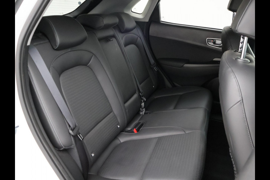 Hyundai Kona EV PREMIUM 64 KWH + LEDER | HEAD-UP | STUUR/STOELVERWARMING | CAMERA | ADAPTIVE CRUISE CONTROL