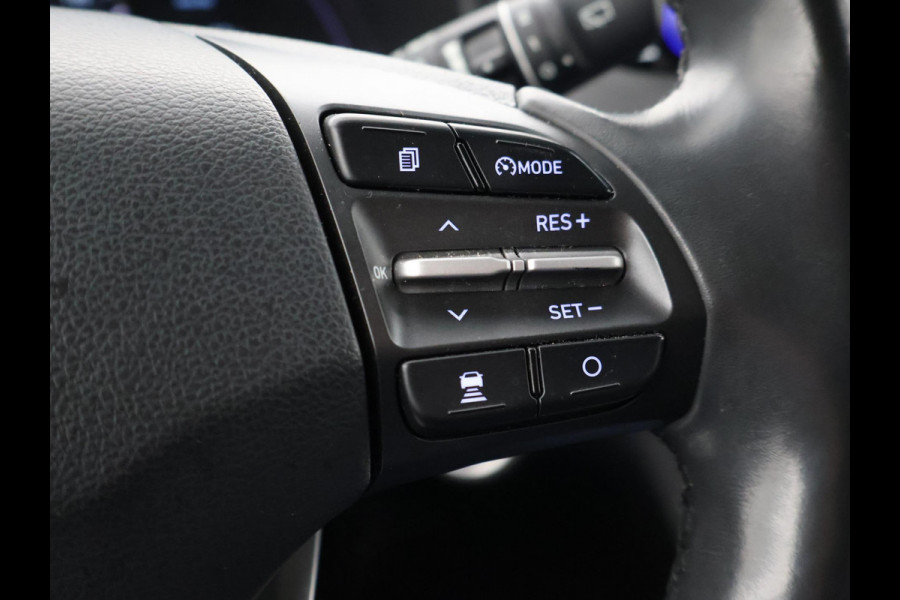Hyundai Kona EV PREMIUM 64 KWH + LEDER | HEAD-UP | STUUR/STOELVERWARMING | CAMERA | ADAPTIVE CRUISE CONTROL