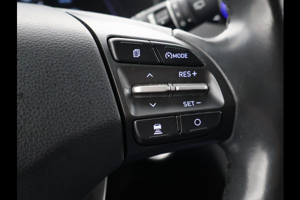 Hyundai Kona EV PREMIUM 64 KWH + LEDER | HEAD-UP | STUUR/STOELVERWARMING | CAMERA | ADAPTIVE CRUISE CONTROL