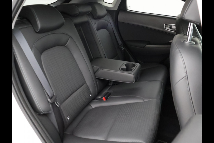 Hyundai Kona EV PREMIUM 64 KWH + LEDER | HEAD-UP | STUUR/STOELVERWARMING | CAMERA | ADAPTIVE CRUISE CONTROL