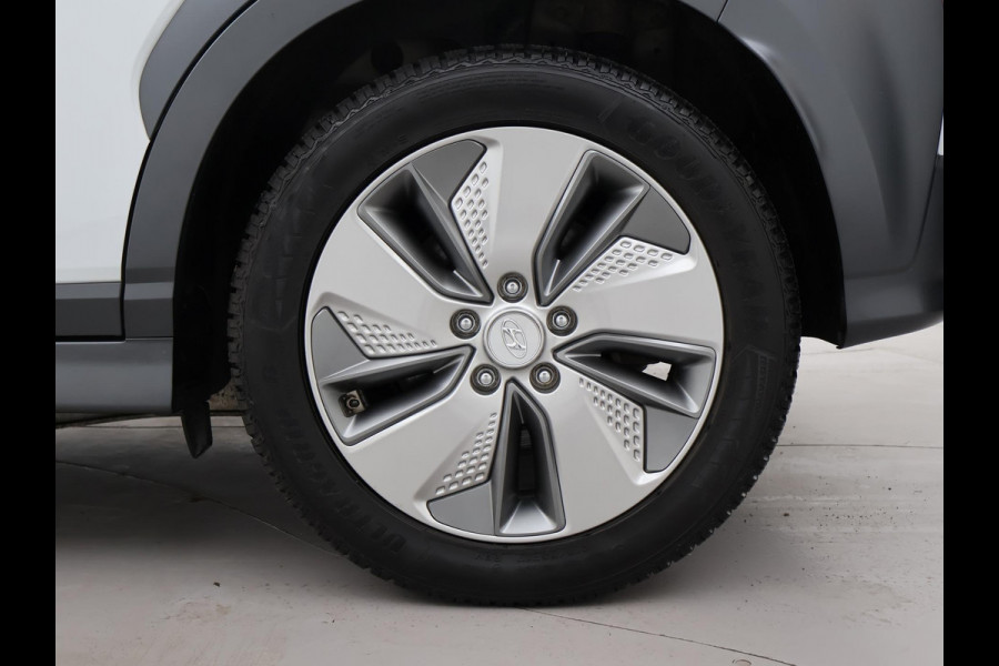 Hyundai Kona EV PREMIUM 64 KWH + LEDER | HEAD-UP | STUUR/STOELVERWARMING | CAMERA | ADAPTIVE CRUISE CONTROL