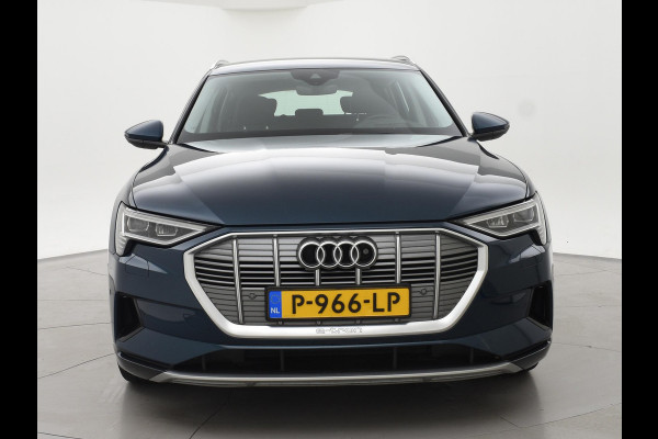 Audi e-tron 55 QUATTRO 95 kWh + TREKHAAK | NACHTZICHT | LUCHTVERING | HEAD-UP | ADAPTIVE CRUISE CONTROL