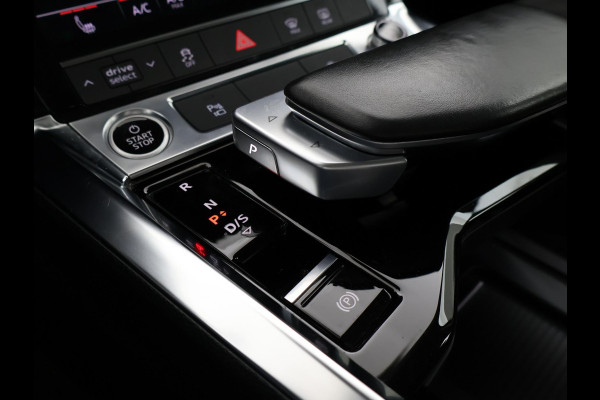 Audi e-tron 55 QUATTRO 95 kWh + TREKHAAK | NACHTZICHT | LUCHTVERING | HEAD-UP | ADAPTIVE CRUISE CONTROL