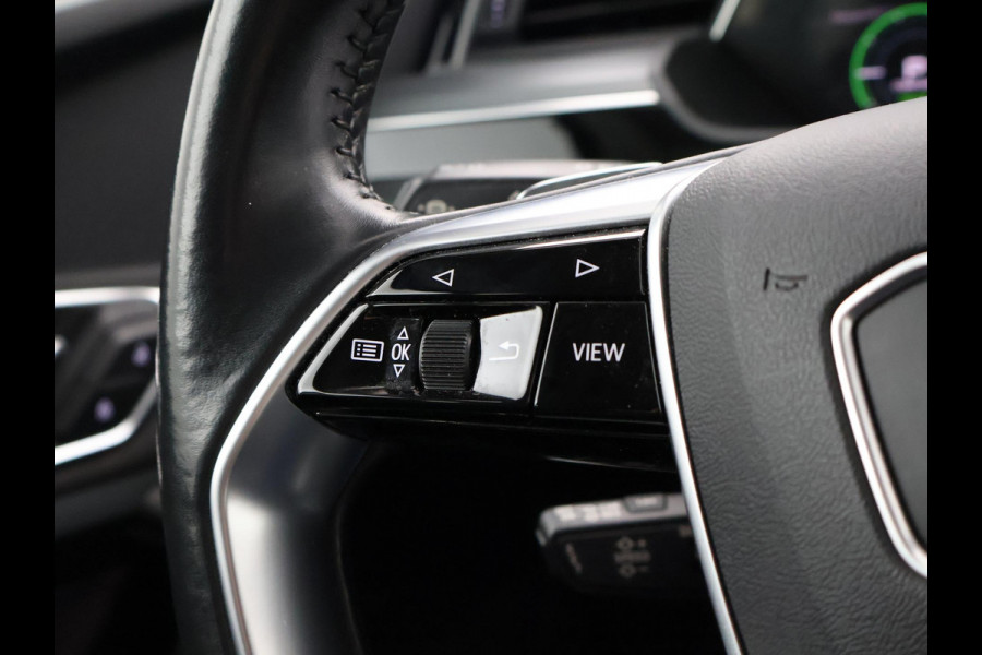 Audi e-tron 55 QUATTRO 95 kWh + TREKHAAK | NACHTZICHT | LUCHTVERING | HEAD-UP | ADAPTIVE CRUISE CONTROL