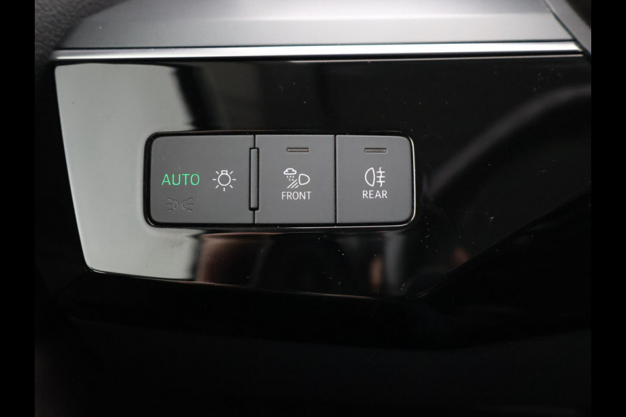 Audi e-tron 55 QUATTRO 95 kWh + TREKHAAK | NACHTZICHT | LUCHTVERING | HEAD-UP | ADAPTIVE CRUISE CONTROL