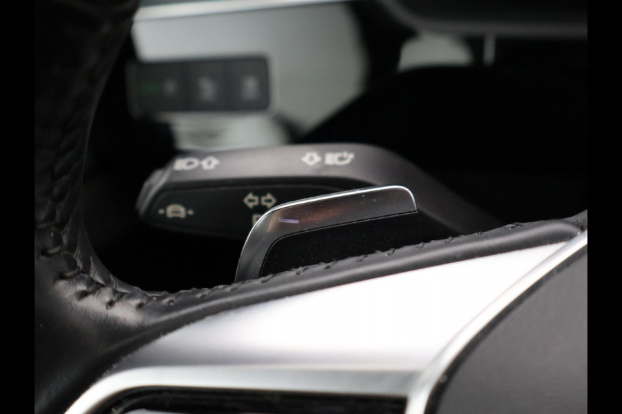 Audi e-tron 55 QUATTRO 95 kWh + TREKHAAK | NACHTZICHT | LUCHTVERING | HEAD-UP | ADAPTIVE CRUISE CONTROL