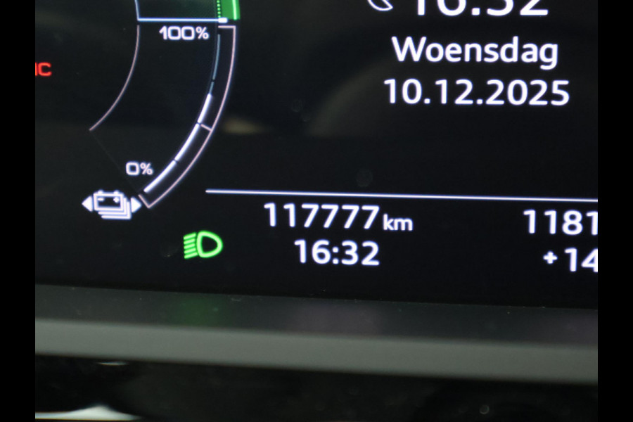 Audi e-tron 55 QUATTRO 95 kWh + TREKHAAK | NACHTZICHT | LUCHTVERING | HEAD-UP | ADAPTIVE CRUISE CONTROL