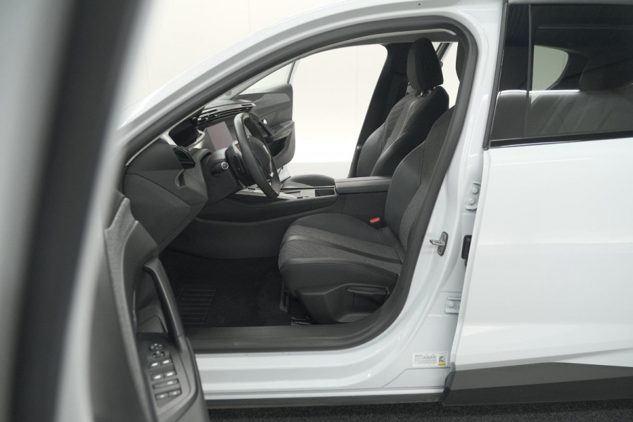 Peugeot 408 Hybrid 136 e-DCS6 Allure | 360 Camera | Adaptieve Cruise Control | Allseason Banden | Navigatie