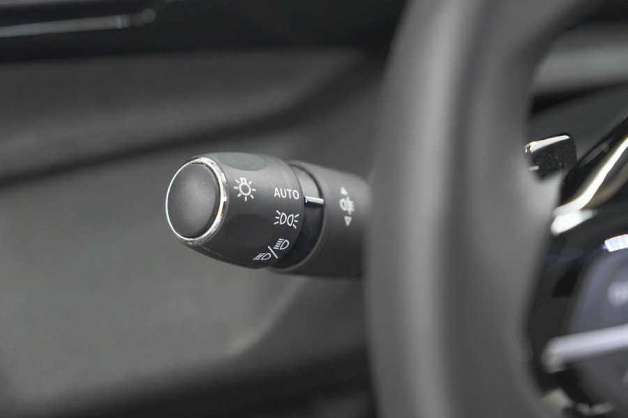 Peugeot 408 Hybrid 136 e-DCS6 Allure | 360 Camera | Adaptieve Cruise Control | Allseason Banden | Navigatie