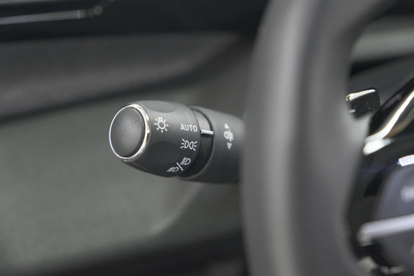 Peugeot 408 Hybrid 136 e-DCS6 Allure | 360 Camera | Adaptieve Cruise Control | Allseason Banden | Navigatie