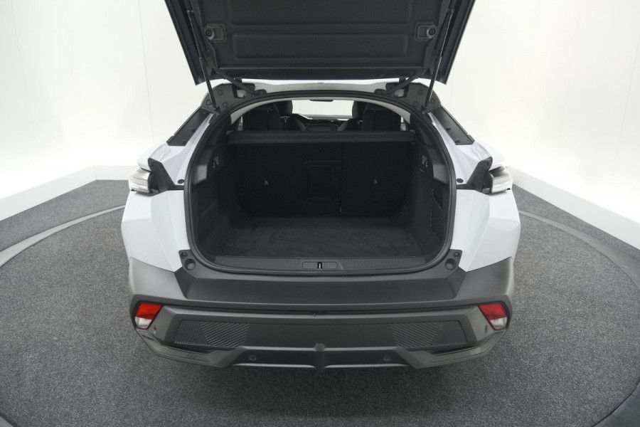 Peugeot 408 Hybrid 136 e-DCS6 Allure | 360 Camera | Adaptieve Cruise Control | Allseason Banden | Navigatie