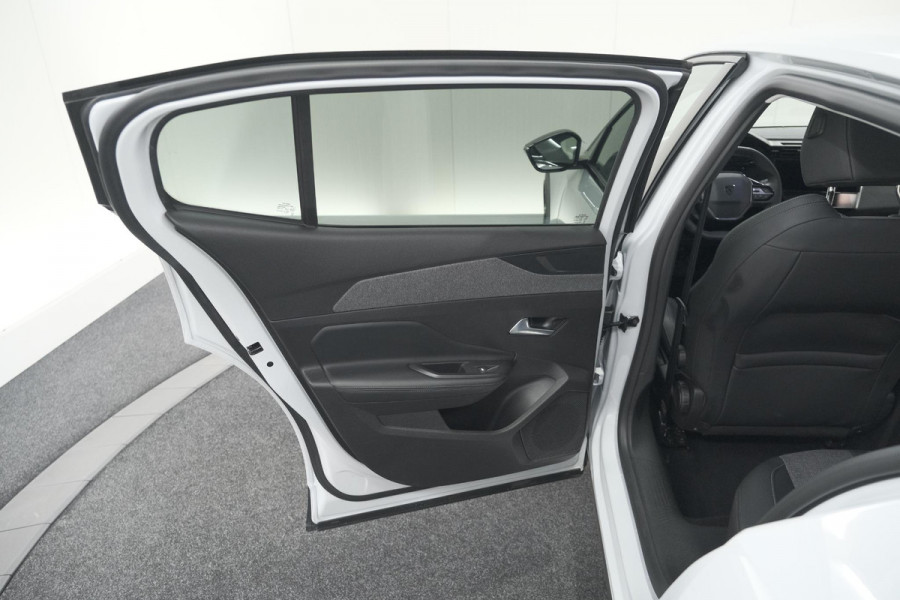 Peugeot 408 Hybrid 136 e-DCS6 Allure | 360 Camera | Adaptieve Cruise Control | Allseason Banden | Navigatie