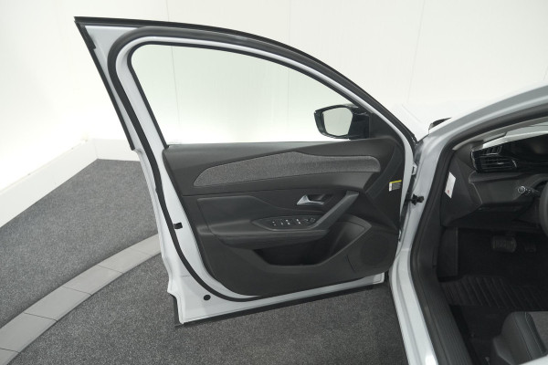 Peugeot 408 Hybrid 136 e-DCS6 Allure | 360 Camera | Adaptieve Cruise Control | Allseason Banden | Navigatie