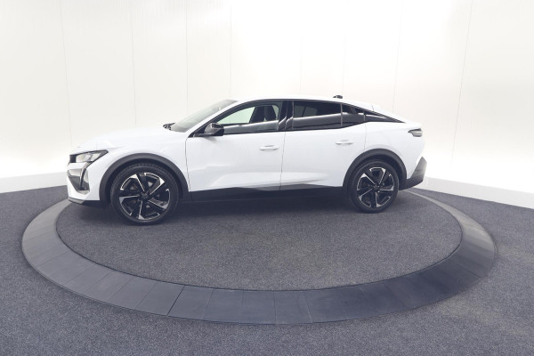 Peugeot 408 Hybrid 136 e-DCS6 Allure | 360 Camera | Adaptieve Cruise Control | Allseason Banden | Navigatie