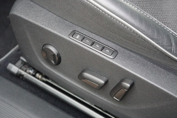 Škoda ENYAQ Coupé iV 60 Sportline + PANORAMA / SPORTSTOELEN /