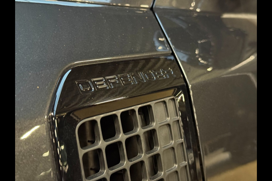 Land Rover Defender 110 P300e X-Dynamic SE ACC/Head-up/trekh/cold climate/5jrgarantie/Panoramadak