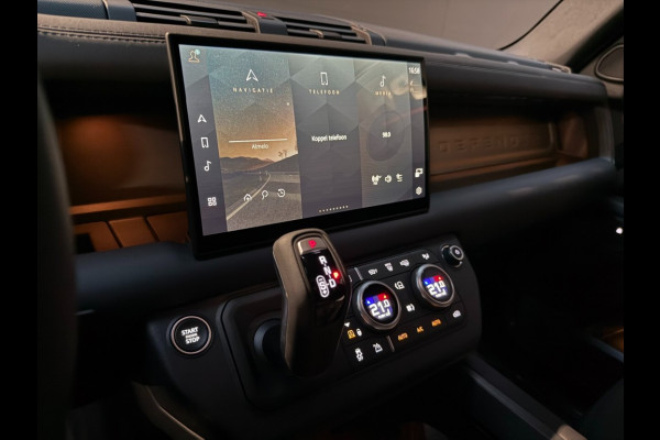 Land Rover Defender 110 P300e X-Dynamic SE ACC/Head-up/trekh/cold climate/5jrgarantie/Panoramadak