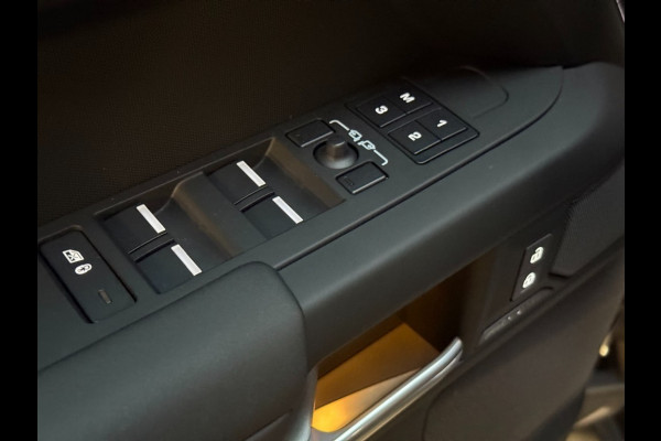Land Rover Defender 110 P300e X-Dynamic SE ACC/Head-up/trekh/cold climate/5jrgarantie/Panoramadak