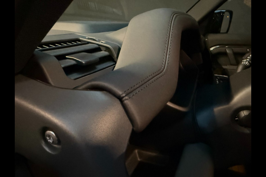 Land Rover Defender 110 P300e X-Dynamic SE ACC/Head-up/trekh/cold climate/5jrgarantie/Panoramadak