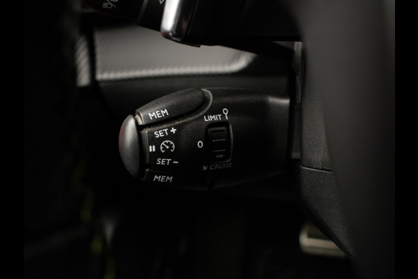Peugeot 2008 1.2 PureTech GT-Line Sport (APPLECARPLAY,CAMERA,NAVIGATIE,CRUISE,LED,CLIMATE,SPORTSTOELEN,LM VELGEN,NETTE STAAT)
