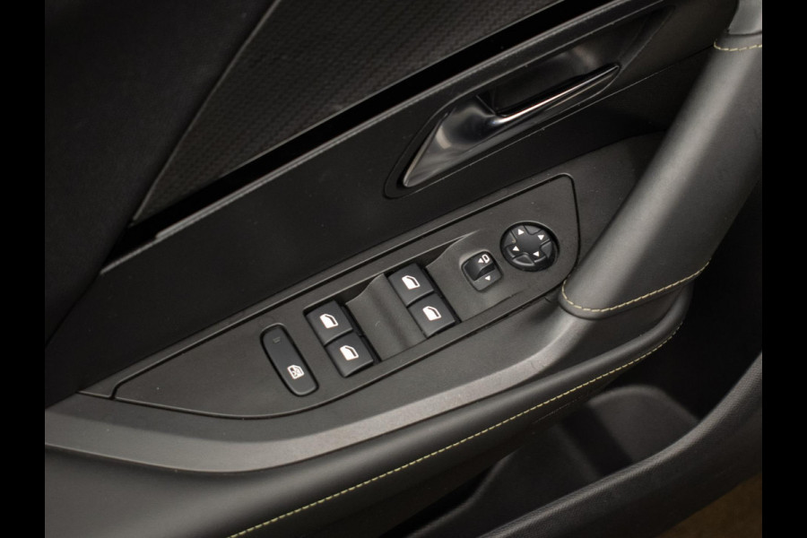 Peugeot 2008 1.2 PureTech GT-Line Sport (APPLECARPLAY,CAMERA,NAVIGATIE,CRUISE,LED,CLIMATE,SPORTSTOELEN,LM VELGEN,NETTE STAAT)