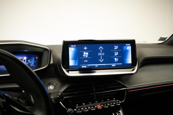 Peugeot 2008 1.2 PureTech GT-Line Sport (APPLECARPLAY,CAMERA,NAVIGATIE,CRUISE,LED,CLIMATE,SPORTSTOELEN,LM VELGEN,NETTE STAAT)