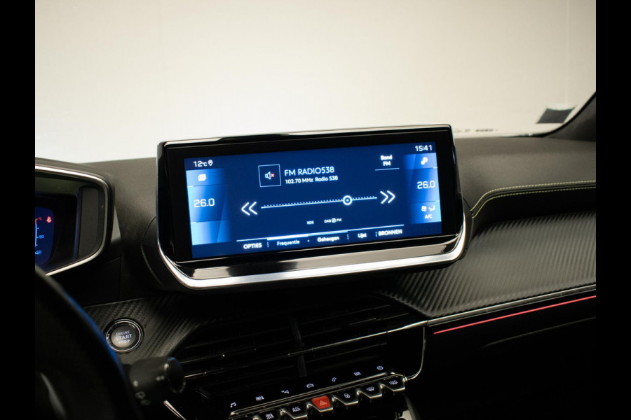 Peugeot 2008 1.2 PureTech GT-Line Sport (APPLECARPLAY,CAMERA,NAVIGATIE,CRUISE,LED,CLIMATE,SPORTSTOELEN,LM VELGEN,NETTE STAAT)