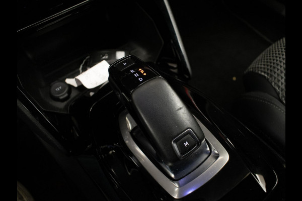 Peugeot 2008 1.2 PureTech GT-Line Sport (APPLECARPLAY,CAMERA,NAVIGATIE,CRUISE,LED,CLIMATE,SPORTSTOELEN,LM VELGEN,NETTE STAAT)