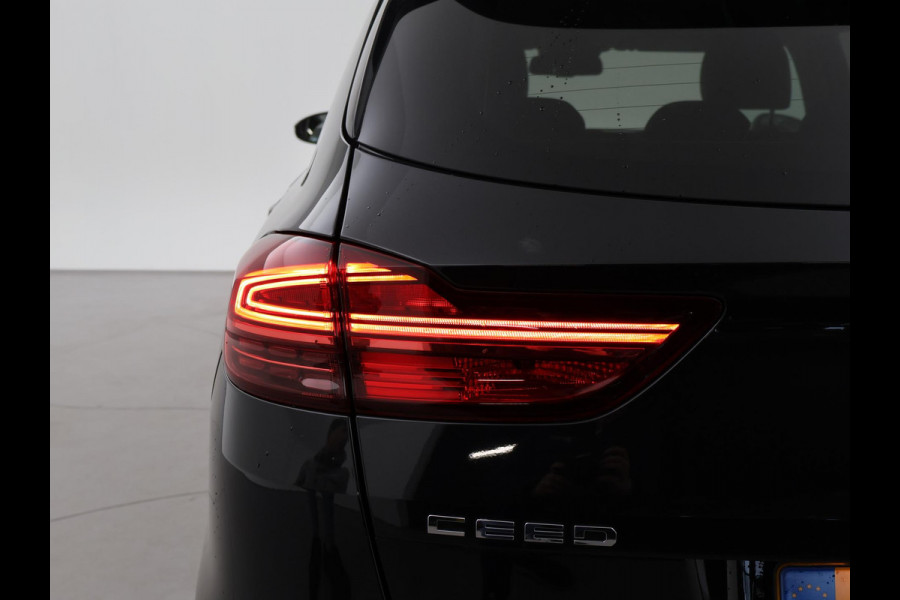 Kia Ceed Sportswagon 1.0 T-GDi DYNAMICPLUSLINE + TREKHAAK | DAB | STUUR/STOELVERW. | LED | CAMERA | CARPLAY