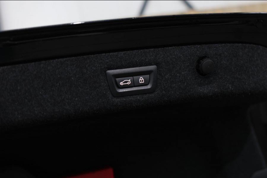 BMW 5 Serie M550i xDrive *Nachtzicht*Massage*H/K*360 Camera*Trekhaak*