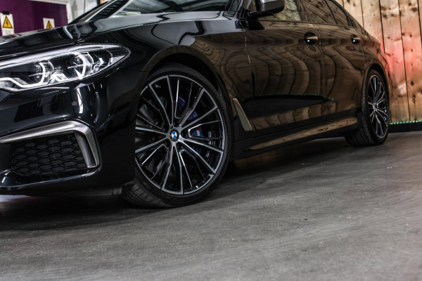 BMW 5 Serie M550i xDrive *Nachtzicht*Massage*H/K*360 Camera*Trekhaak*