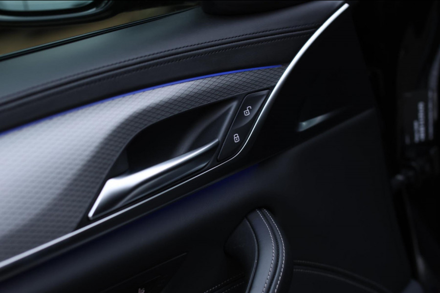 BMW 5 Serie M550i xDrive *Nachtzicht*Massage*H/K*360 Camera*Trekhaak*