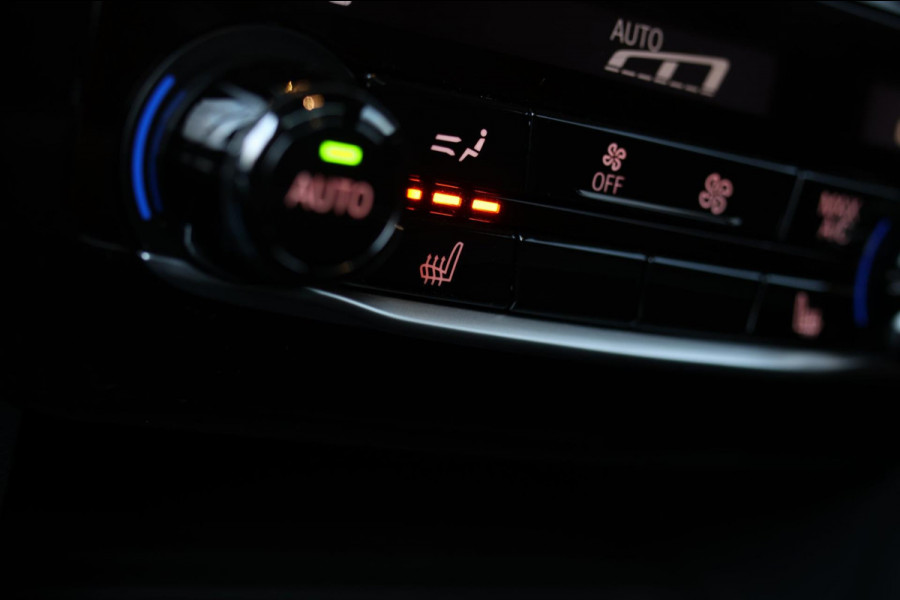 BMW 5 Serie M550i xDrive *Nachtzicht*Massage*H/K*360 Camera*Trekhaak*