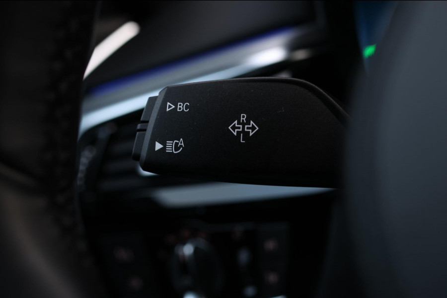 BMW 5 Serie M550i xDrive *Nachtzicht*Massage*H/K*360 Camera*Trekhaak*