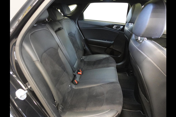 Kia ProCeed 1.4 T-GDI 140pk Automaat GT-Line Panoramadak LED Airco Navi Carplay PDC VA Camera Sportleder 17" LM Velgen Virtual Cockpit