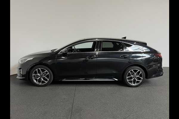 Kia ProCeed 1.5 T-GDi MHEV GT-Line Edition Climate control Cruise control adaptive Achteruitrijd camera Parkeersensoren achter Stuur verwarming Voorstoelen verwarmd Navigatie Apple Carplay/ Android Auto