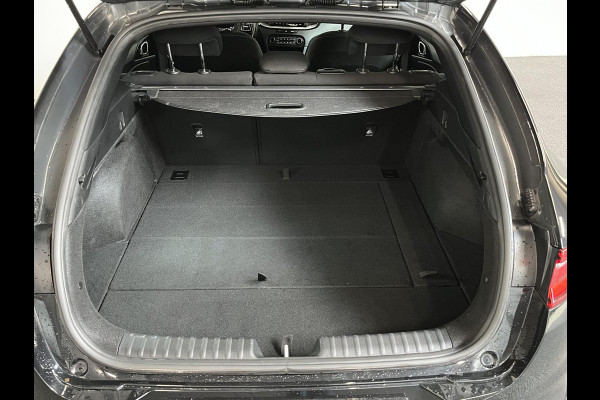 Kia ProCeed 1.5 T-GDi MHEV GT-Line Edition Climate control Cruise control adaptive Achteruitrijd camera Parkeersensoren achter Stuur verwarming Voorstoelen verwarmd Navigatie Apple Carplay/ Android Auto