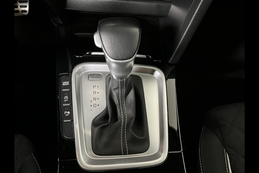 Kia ProCeed 1.5 T-GDi MHEV GT-Line Edition Climate control Cruise control adaptive Achteruitrijd camera Parkeersensoren achter Stuur verwarming Voorstoelen verwarmd Navigatie Apple Carplay/ Android Auto