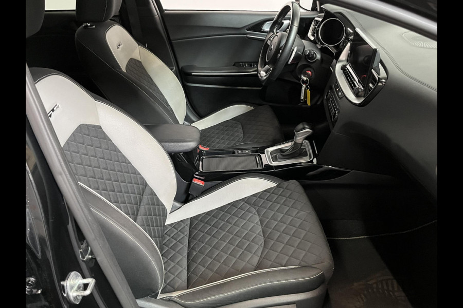 Kia ProCeed 1.5 T-GDi MHEV GT-Line Edition Climate control Cruise control adaptive Achteruitrijd camera Parkeersensoren achter Stuur verwarming Voorstoelen verwarmd Navigatie Apple Carplay/ Android Auto