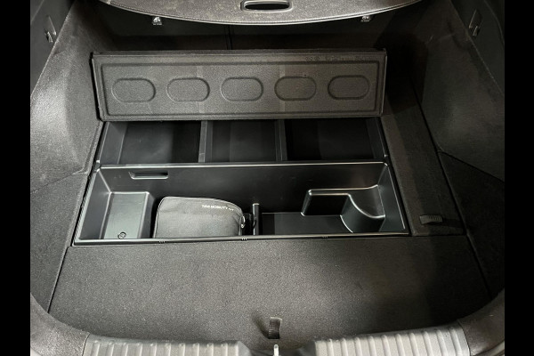 Kia ProCeed 1.5 T-GDi MHEV GT-Line Edition Climate control Cruise control adaptive Achteruitrijd camera Parkeersensoren achter Stuur verwarming Voorstoelen verwarmd Navigatie Apple Carplay/ Android Auto