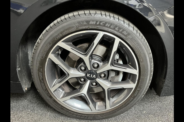 Kia ProCeed 1.5 T-GDi MHEV GT-Line Edition Climate control Cruise control adaptive Achteruitrijd camera Parkeersensoren achter Stuur verwarming Voorstoelen verwarmd Navigatie Apple Carplay/ Android Auto