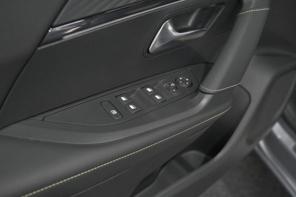 Peugeot 2008 Hybrid 136 e-DSC6 GT | 360 Camera | Panoramadak | Adaptieve Cruise Control | Dodehoekdetectie | Navigatie