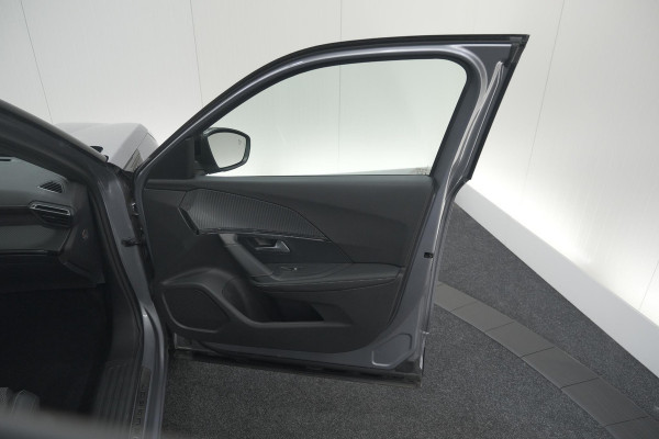 Peugeot 2008 Hybrid 136 e-DSC6 GT | 360 Camera | Panoramadak | Adaptieve Cruise Control | Dodehoekdetectie | Navigatie