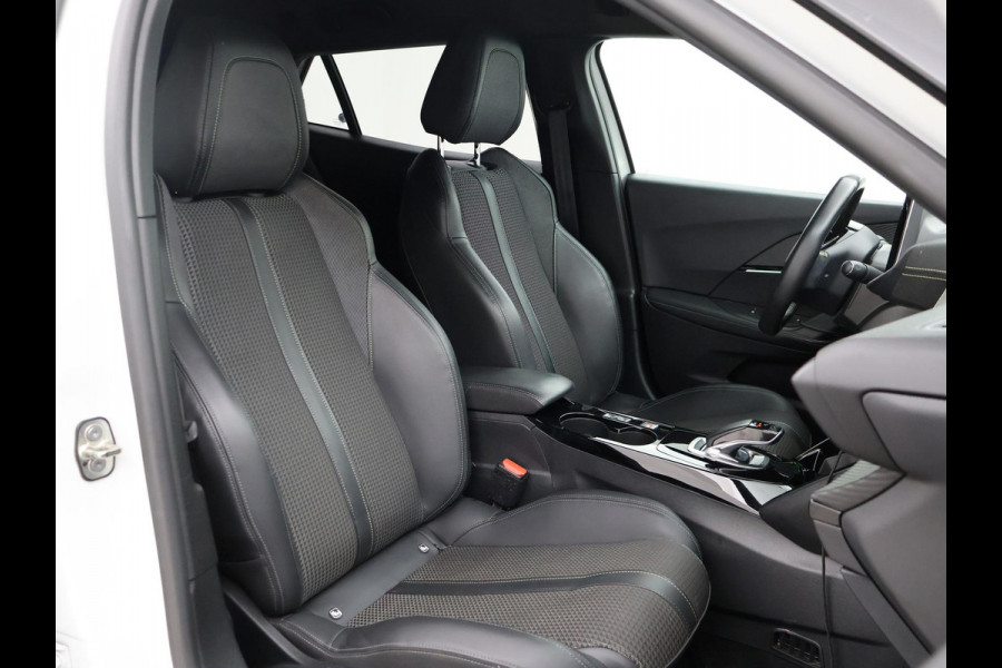 Peugeot e-2008 EV GT 50 kWh 3-FASE + ADAPTIVE CRUISE | STOELVERW. | 18 INCH | LED | APPLE CARPLAY | CAMERA