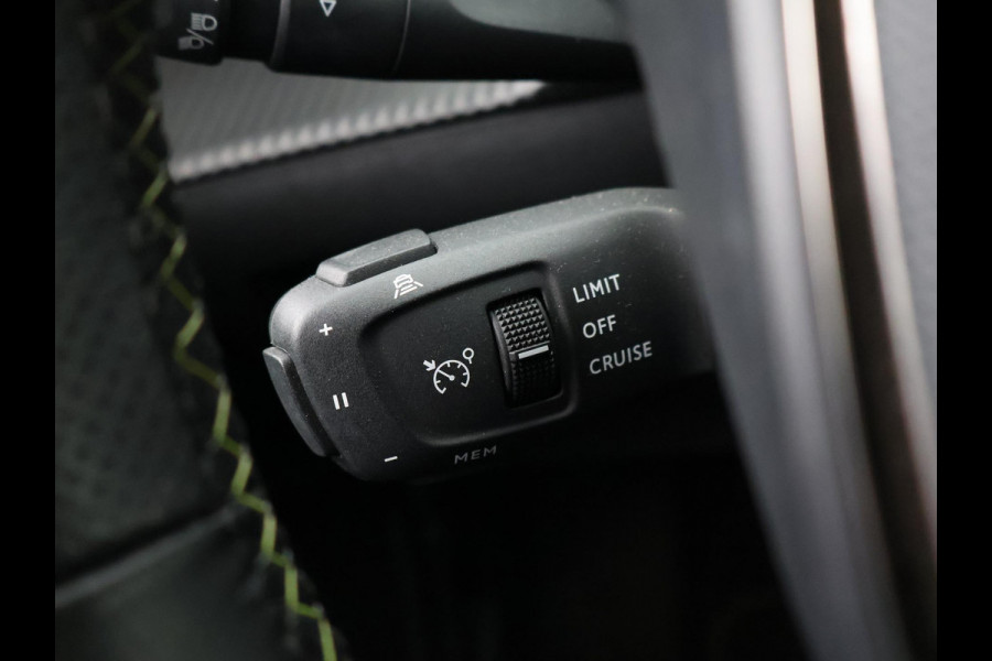 Peugeot e-2008 EV GT 50 kWh 3-FASE + ADAPTIVE CRUISE | STOELVERW. | 18 INCH | LED | APPLE CARPLAY | CAMERA