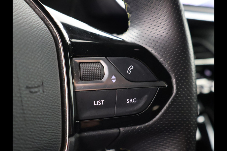 Peugeot e-2008 EV GT 50 kWh 3-FASE + ADAPTIVE CRUISE | STOELVERW. | 18 INCH | LED | APPLE CARPLAY | CAMERA
