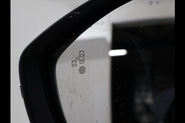 Peugeot e-2008 EV GT 50 kWh 3-FASE + ADAPTIVE CRUISE | STOELVERW. | 18 INCH | LED | APPLE CARPLAY | CAMERA