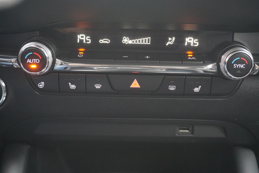 Mazda 3 2.0 e-SkyActiv-X M Hybrid 180PK Luxury/Leer/18Inch /Bose/Head-Up/Trekhaak.