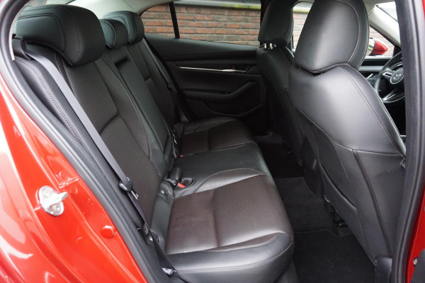 Mazda 3 2.0 e-SkyActiv-X M Hybrid 180PK Luxury/Leer/18Inch /Bose/Head-Up/Trekhaak.