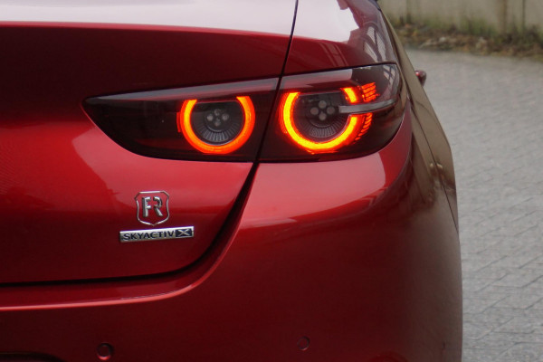 Mazda 3 2.0 e-SkyActiv-X M Hybrid 180PK Luxury/Leer/18Inch /Bose/Head-Up/Trekhaak.